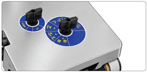 Manual Adjustment Knobs